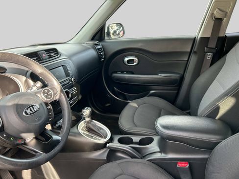 Used 2017 Kia Soul + image 20