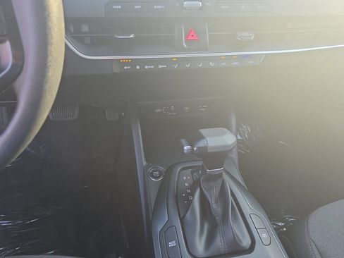 Used 2025 Kia K4 FWD image 17