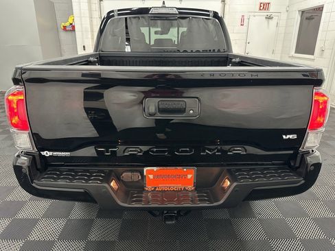 Used 2023 Toyota Tacoma TRD Sport w/ Technology Package image 8