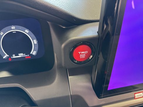 Certified 2025 Toyota Tacoma TRD Sport image 22