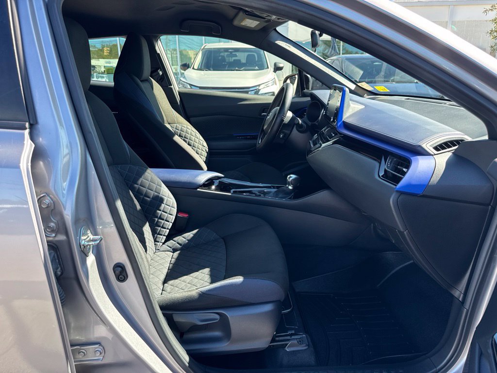 Used 2020 Toyota C-HR XLE FWD image 14