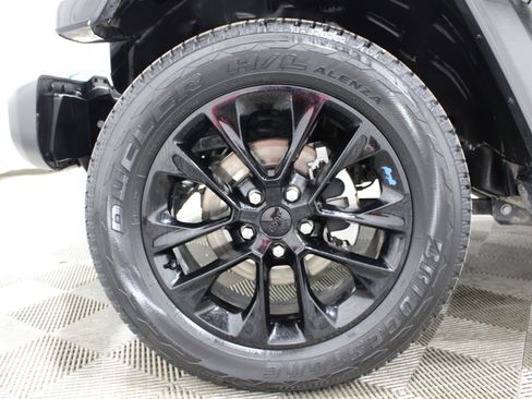 Used 2022 Jeep Wrangler Unlimited Sahara w/ Cold Weather Group image 36