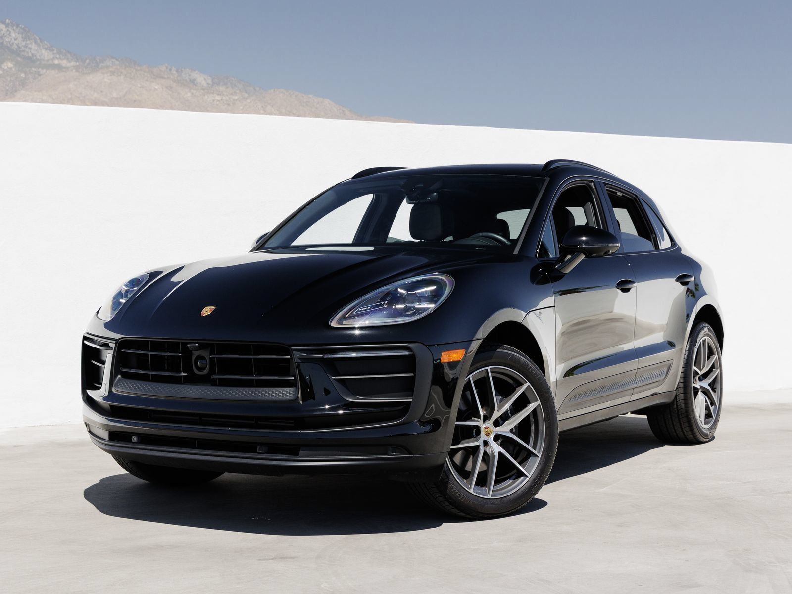 Used 2026 Porsche Macan AWD/4WD image 1