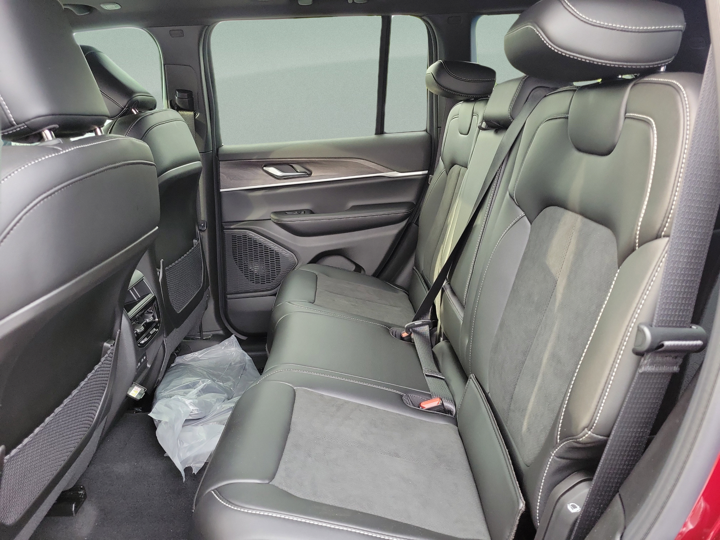 New 2026 Jeep Grand Cherokee Altitude AWD/4WD image 6