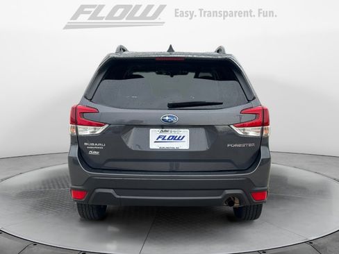 Used 2024 Subaru Forester Premium image 8