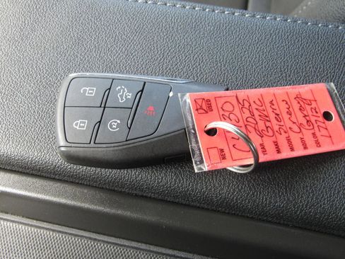 Used 2025 GMC Sierra 1500 SLT image 17