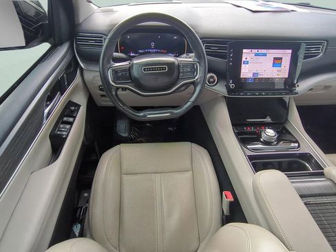 Used 2023 Jeep Wagoneer Series III w/ Preferred Equipment Group image 12