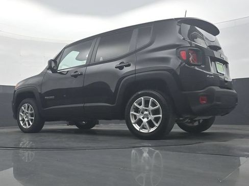 Used 2023 Jeep Renegade Latitude AWD/4WD image 31