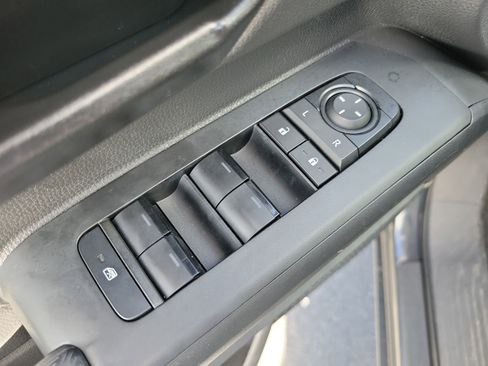 Used 2024 Toyota Tacoma SR5 AWD/4WD image 17