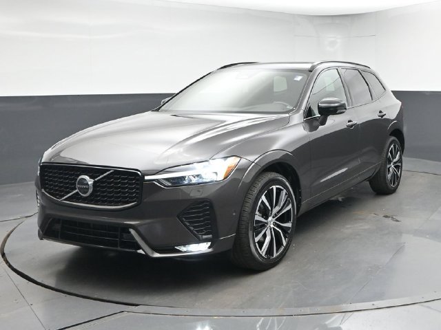 Used 2023 Volvo XC60 B5 Plus w/ Climate Package AWD/4WD image 3