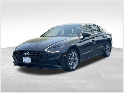 Used 2023 Hyundai Sonata SEL FWD image 1
