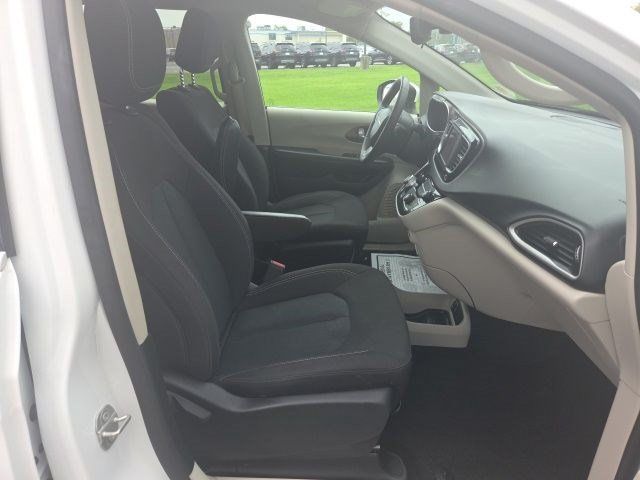 Used 2023 Chrysler Voyager LX FWD image 49
