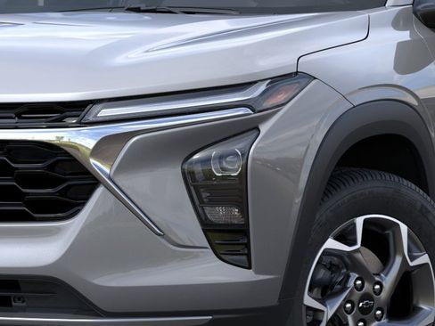 New 2026 Chevrolet Trax LT w/ Driver Confidence Package FWD image 10