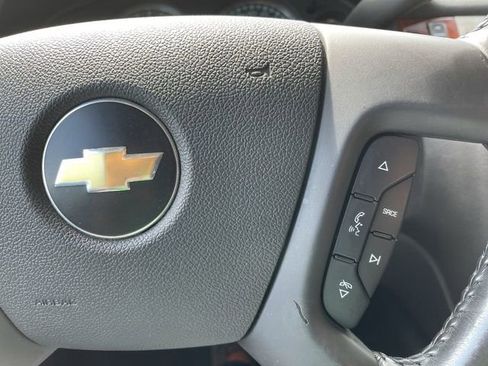 Used 2010 Chevrolet Suburban LT image 23