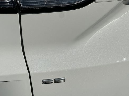 Used 2022 Ford Escape SE w/ SE Sport Appearance Package image 26