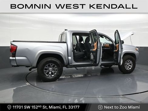 Used 2019 Toyota Tacoma SR5 w/ SR5 Appearance Package (SM) image 29