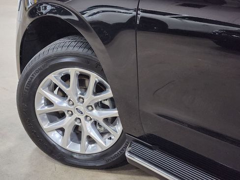 Used 2020 Ford Expedition XLT w/ Equipment Group 202A image 24