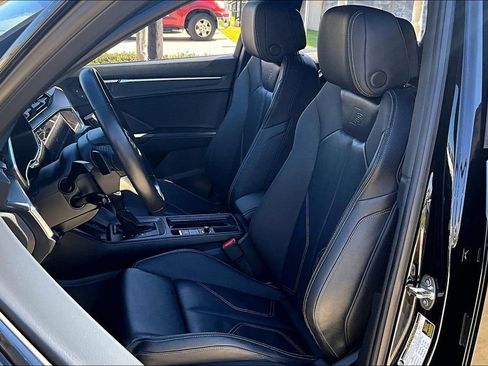 Used 2024 Audi Q3 2.0T Premium Plus image 32