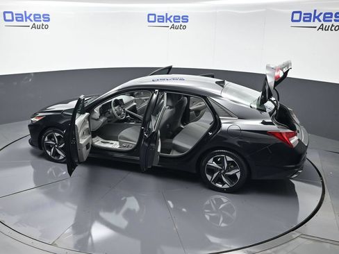 Used 2022 Hyundai Elantra SEL w/ Convenience + Premium Package FWD image 60