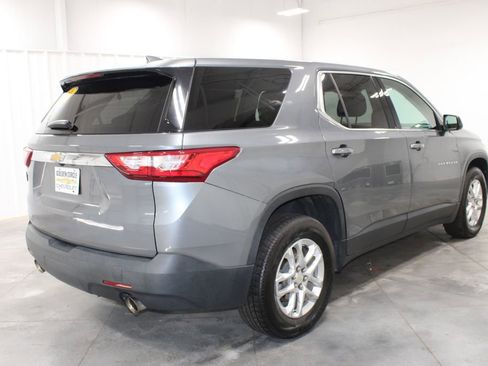 Used 2021 Chevrolet Traverse LS image 9