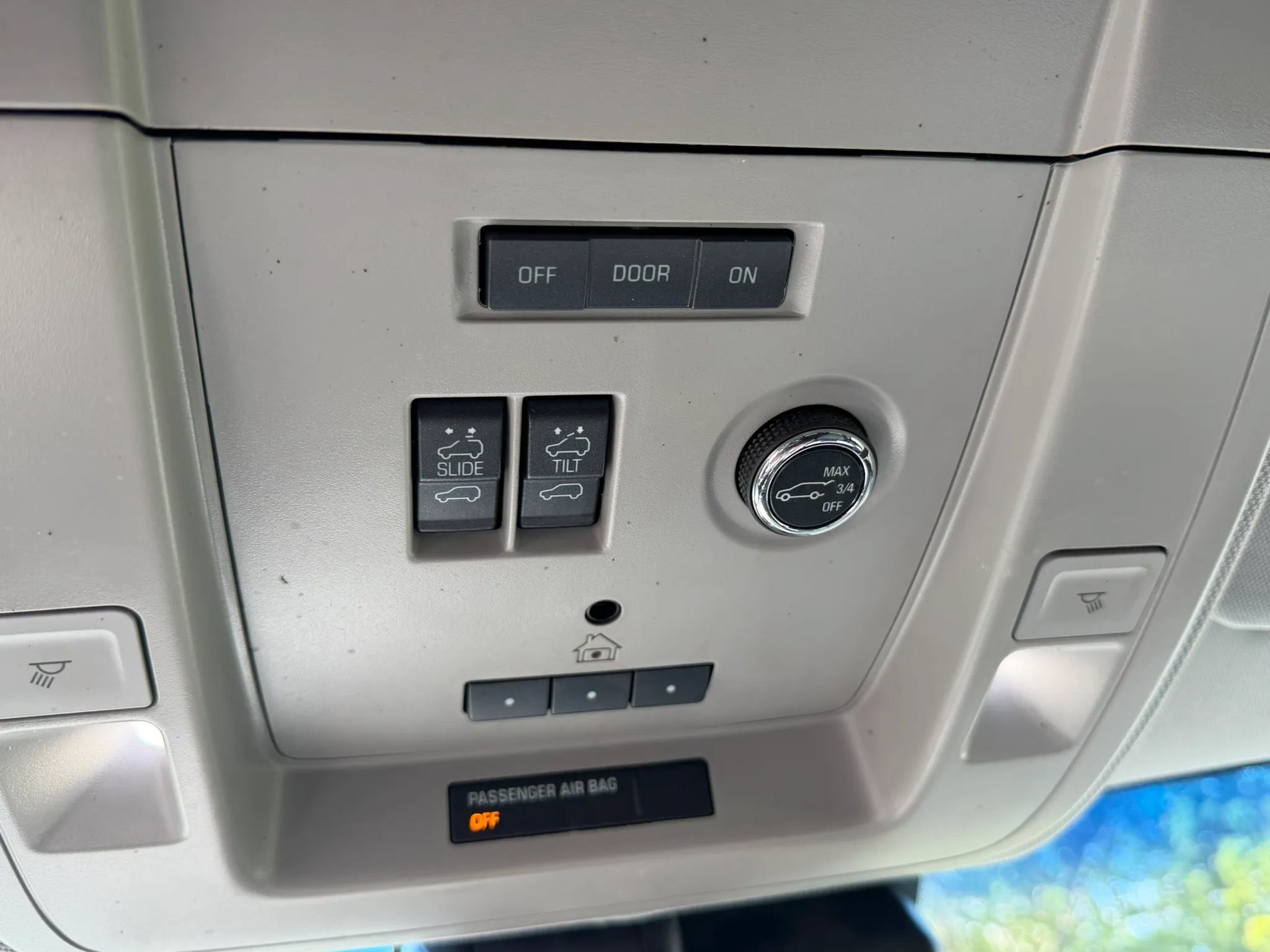 Used 2017 Chevrolet Suburban LT AWD/4WD image 36