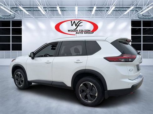 Used 2024 Nissan Rogue SV w/ SV Premium Package FWD image 5
