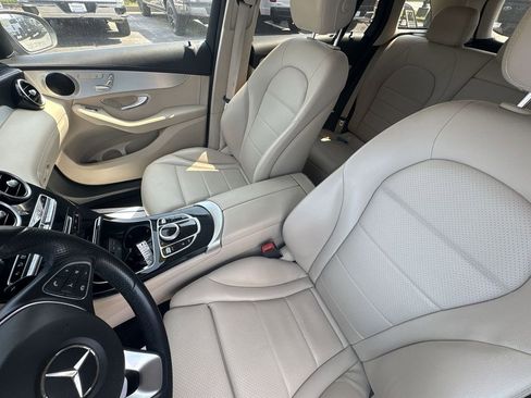 Used 2017 Mercedes-Benz GLC 300 4MATIC image 20