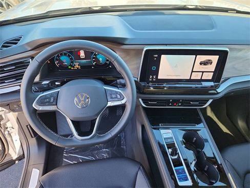 New 2026 Volkswagen Atlas SE image 10