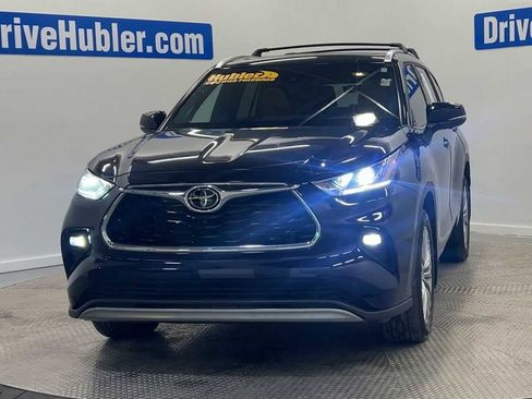 Used 2023 Toyota Highlander Platinum image 3