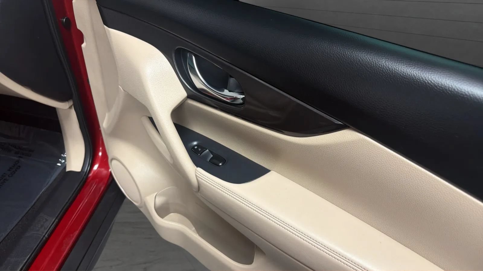 Used 2019 Nissan Rogue SV FWD image 18