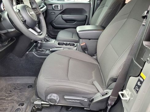 Used 2023 Jeep Wrangler Willys image 24