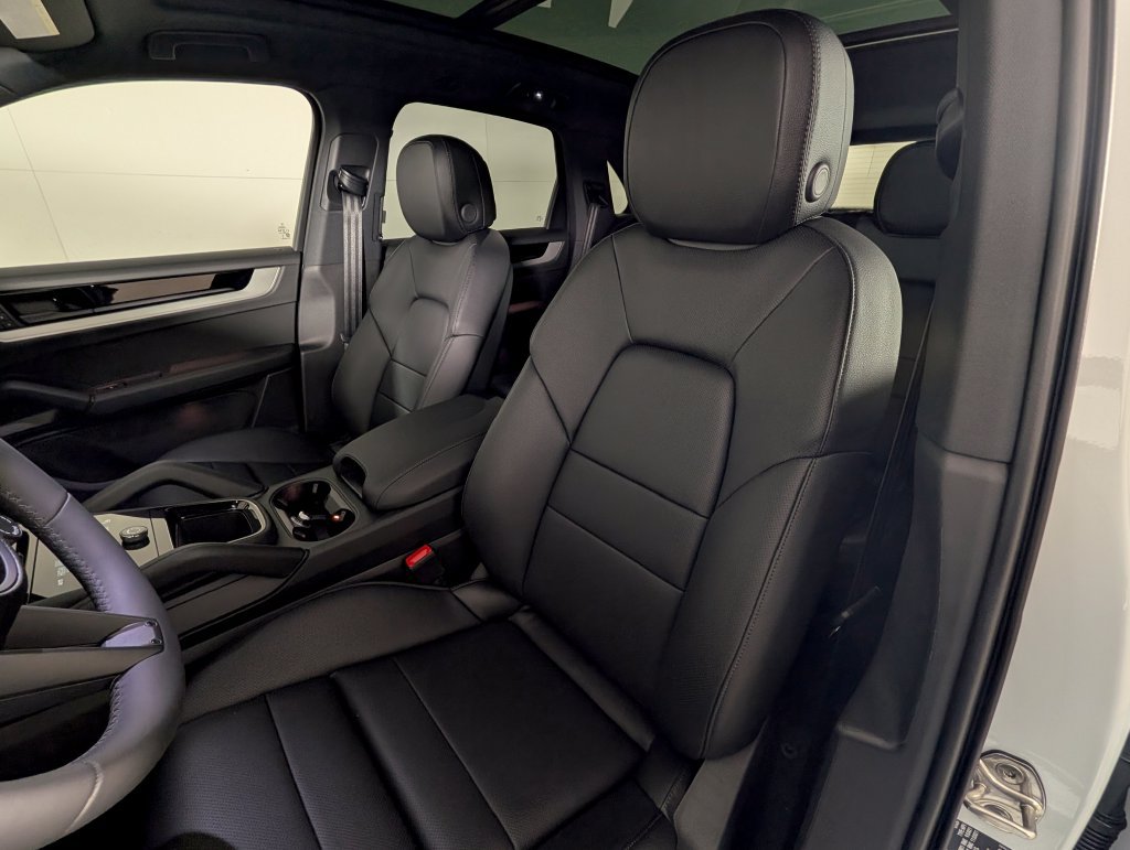 New 2026 Porsche Cayenne AWD/4WD image 5