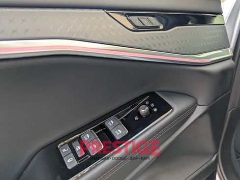 New 2025 Jeep Wagoneer S Limited image 25