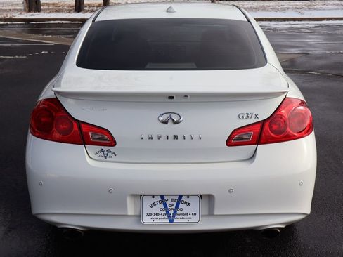 Used 2011 INFINITI G37 x Sedan w/ Premium Pkg image 6