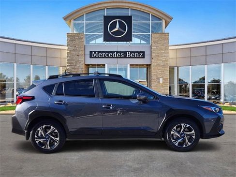 Used 2024 Subaru Crosstrek 2.0i Premium image 5
