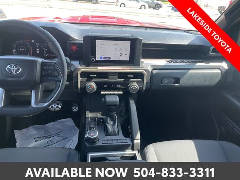Used 2025 Toyota Tacoma TRD Sport AWD/4WD image 21