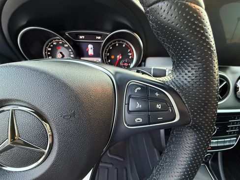 Used 2019 Mercedes-Benz GLA 250 4MATIC image 21