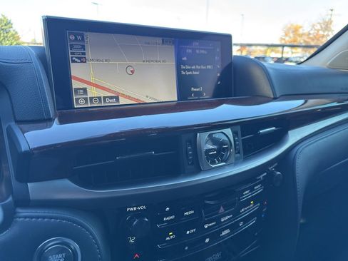 Used 2019 Lexus LX 570 4WD image 5