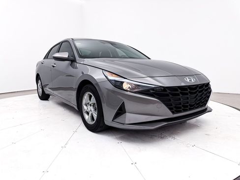 Used 2023 Hyundai Elantra SE image 10