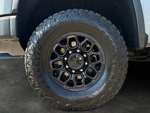 Used 2025 Chevrolet Silverado 2500 ZR2 w/ ZR2 Bison Edition AWD/4WD image 4
