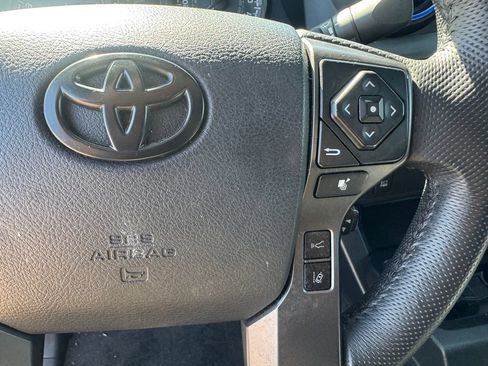 Used 2019 Toyota Tacoma TRD Sport AWD/4WD image 23