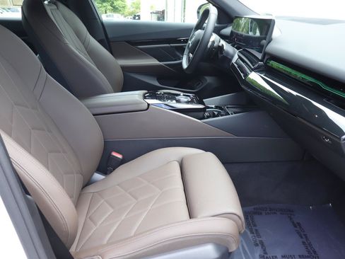 Used 2026 BMW 530i RWD image 18