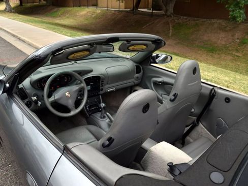 Used 2002 Porsche 911 Cabriolet image 11