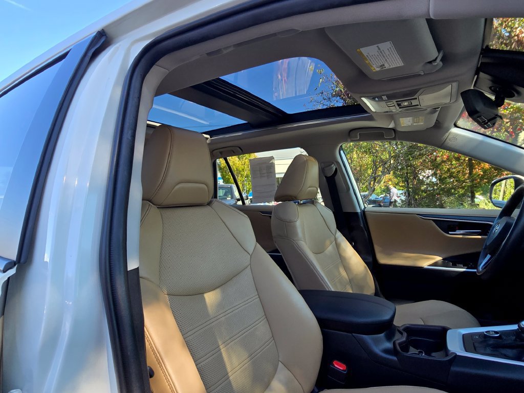 Used 2021 Toyota RAV4 Limited AWD/4WD image 14