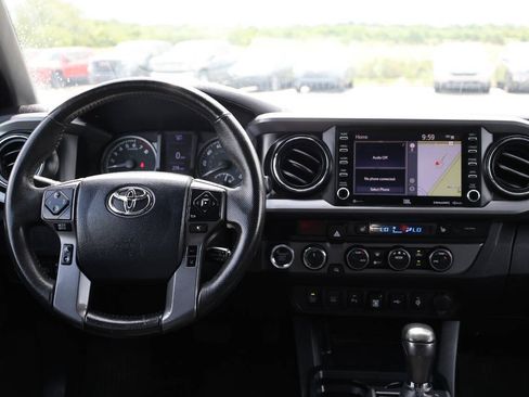 Used 2020 Toyota Tacoma TRD Off-Road w/ TRD Premium Off Road Package AWD/4WD image 23