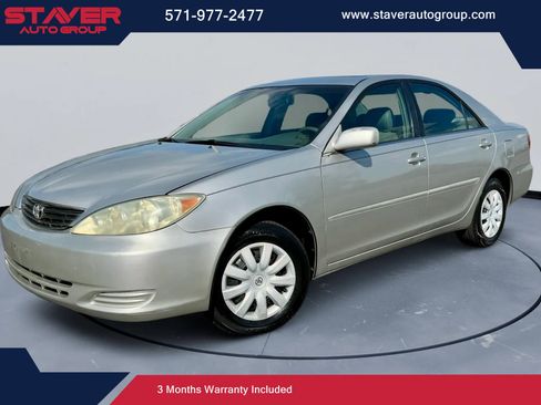 Used 2005 Toyota Camry LE FWD image 1