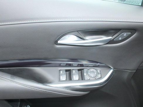 Used 2023 Cadillac XT4 Luxury w/ Cold Weather Package image 13