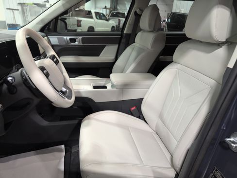 Used 2025 Hyundai Santa Fe SEL image 10