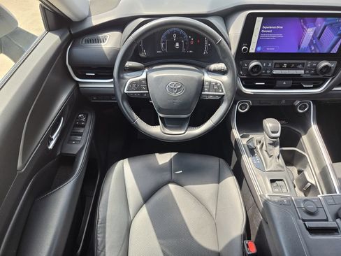 Used 2025 Toyota Grand Highlander FWD image 14