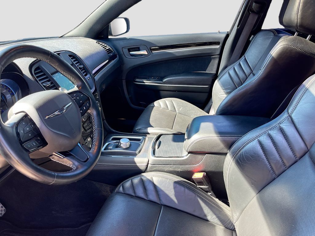 Used 2023 Chrysler 300 C RWD image 21